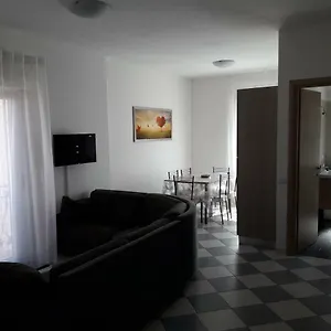 https://la-casa-dei-gelsi.it-romehotels.com